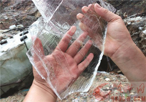 湖北現(xiàn)全國最大天然透明石膏 重量超過100噸
