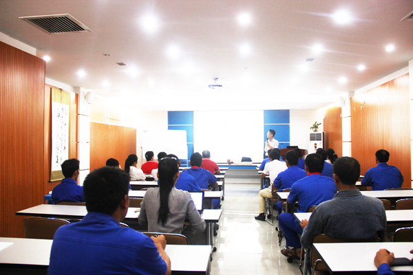 快使出你的洪荒之力，接招吧！桂林鴻程開展安全急救知識培訓，普及安全急救常識！