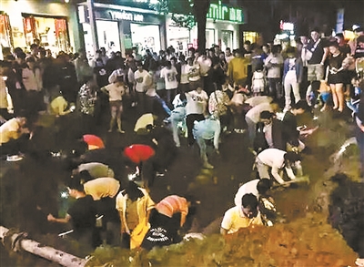 騰沖舊城改造上演全民挖玉