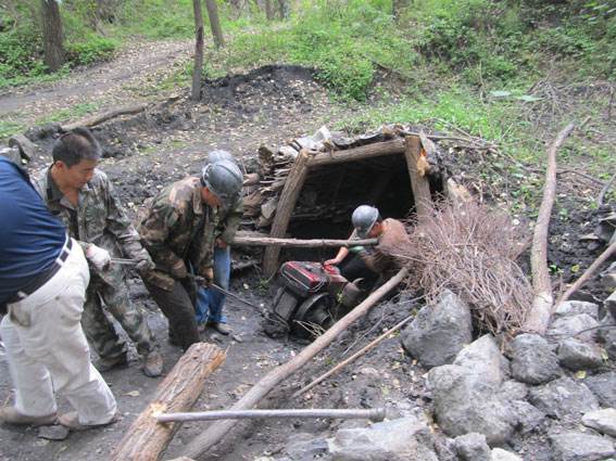 北京門頭溝盜采葉臘石致死，我們是該痛恨還是該同情？