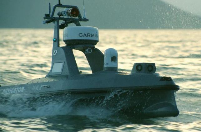 環(huán)保監(jiān)管無人船