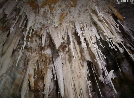 地理中國：碳酸鈣遇到稀鹽酸居然不冒泡？