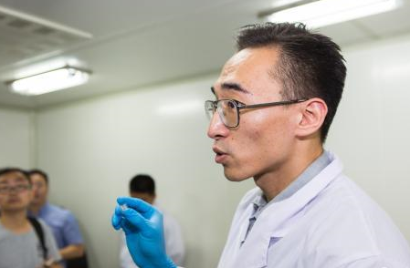 中國發(fā)現(xiàn)新型壓電材料：未來可用衣服給手機(jī)充電