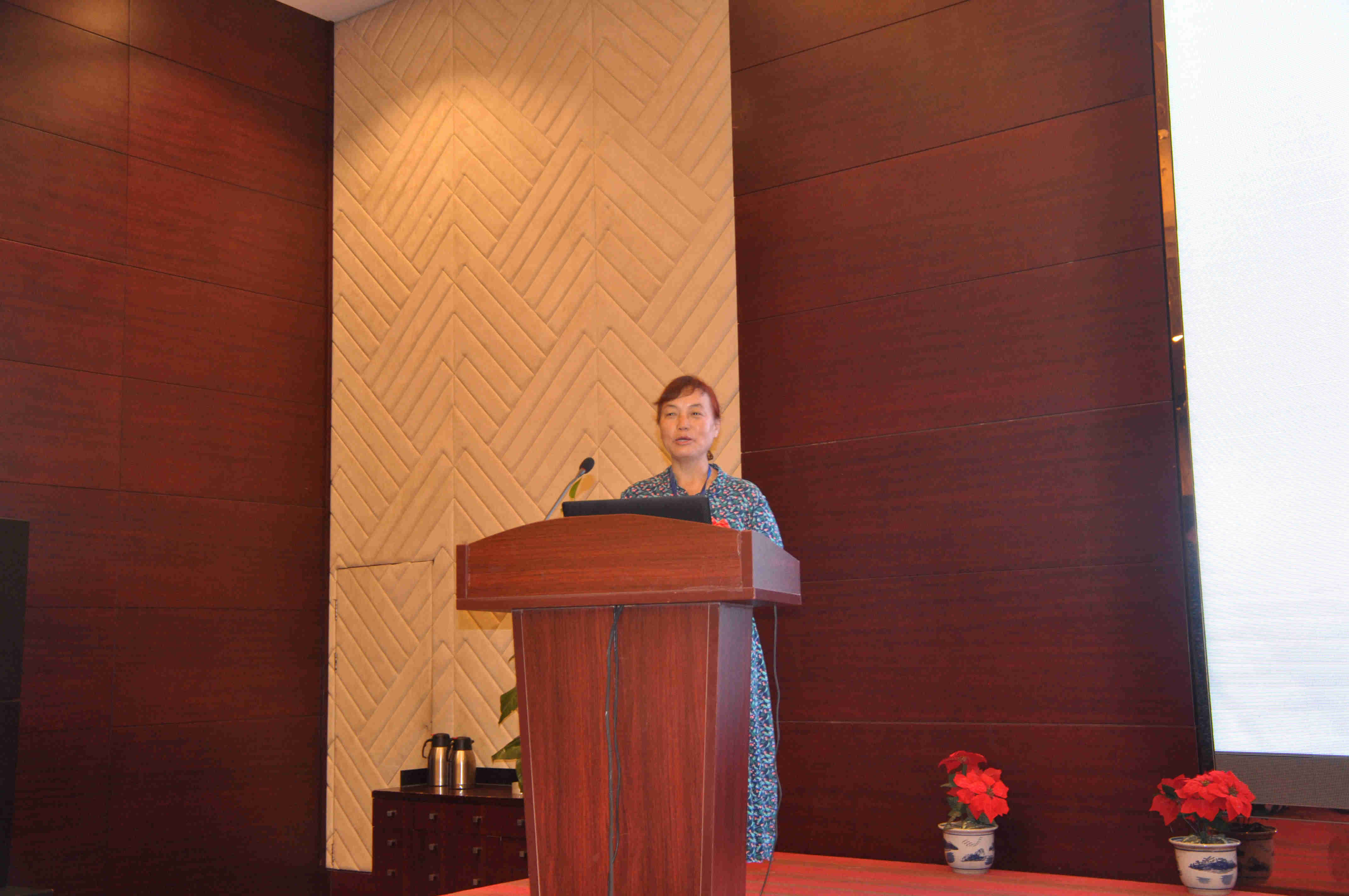 第一屆全國礦物材料學(xué)術(shù)交流會暨第十八屆全國非金屬礦加工利用技術(shù)交流會在蘇州開幕