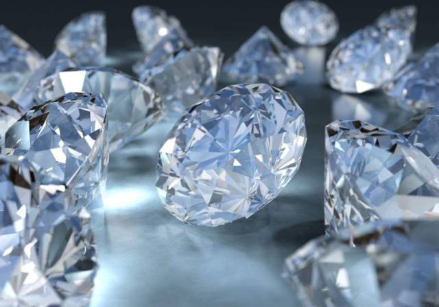 金剛石有顆“玻璃心”：中國(guó)科研團(tuán)隊(duì)合成玻璃態(tài)金剛石