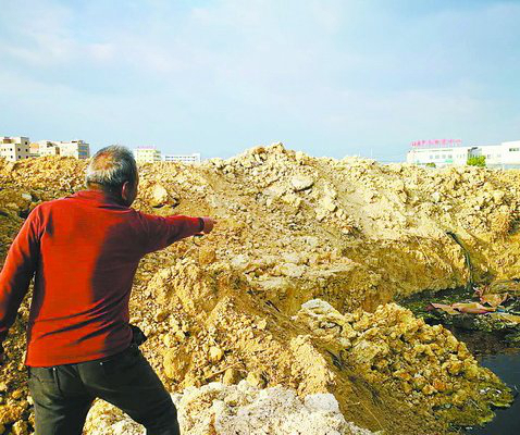 借施工建路之名盜礦，廈門洪塘村農田的高嶺土不翼而飛！
