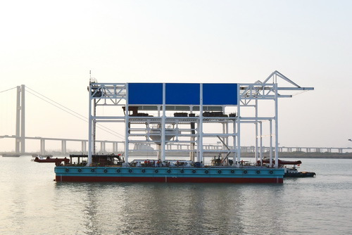 厲害！我國(guó)首艘大型海上選礦船在鎮(zhèn)江船廠順利下水