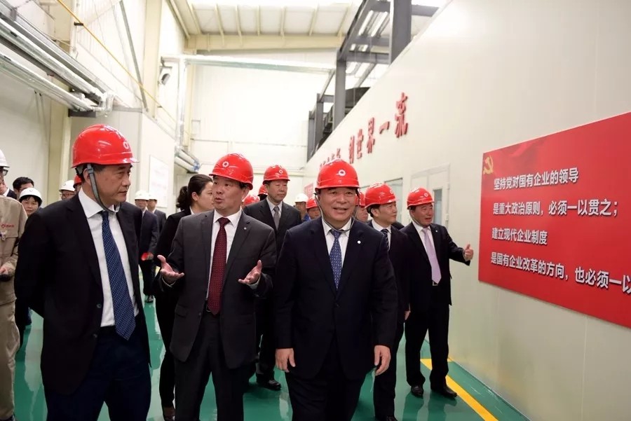 凱盛集團(tuán)超薄高鋁蓋板玻璃在安徽蚌埠成功下線