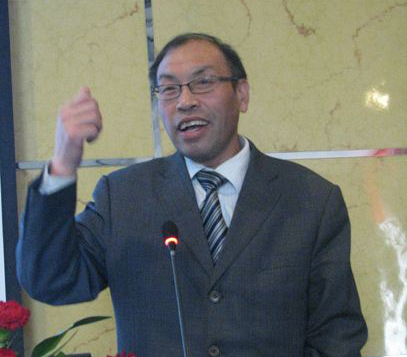 如果想了解和對(duì)接更多技術(shù)成果，歡迎2018年8月9-11日來(lái)江蘇盱眙，參加“2018年中國(guó)非金屬礦產(chǎn)業(yè)技術(shù)高峰論壇”，聽(tīng)中國(guó)礦業(yè)大學(xué)（北京）超硬刀具材料研究所所長(zhǎng)鄧福銘教授作“金剛石高壓合成用傳壓密封介質(zhì)葉臘石的研究進(jìn)展”專(zhuān)題報(bào)告！