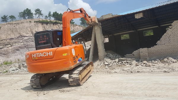 無證經(jīng)營 膨潤土 強拆