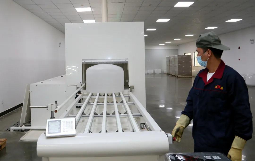 年產(chǎn)2萬只石英坩堝，云南曲靖佑鑫石英第二條生產(chǎn)線投產(chǎn)