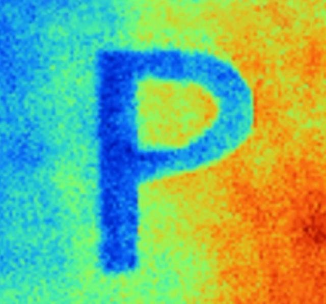 為建筑物降溫有妙招！科學(xué)家用碳酸鈣研發(fā)出能反射95.5%陽(yáng)光的超白涂料