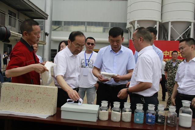 貴州息烽30萬(wàn)噸無(wú)水磷石膏生產(chǎn)線正式投產(chǎn) 　　