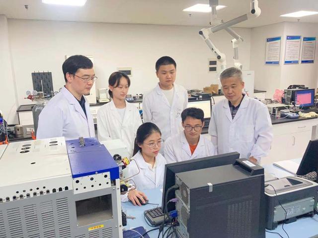 我國學(xué)者合成特殊吸附劑“登上”《科學(xué)》：破解沸石分子篩碳捕集痛點