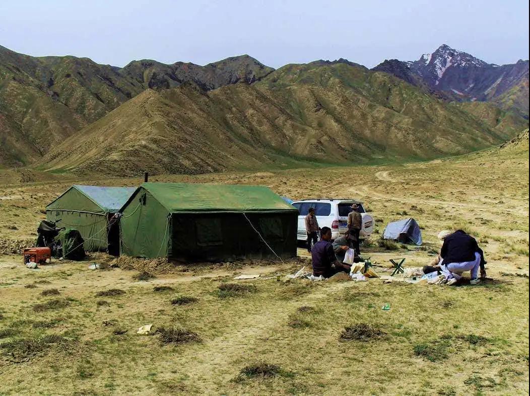 安徽懷寧探獲大型晶質(zhì)石墨礦 　　 　　