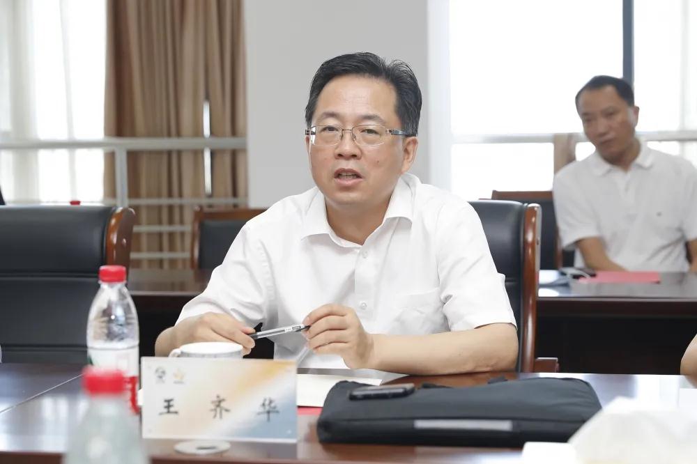 江蘇盱眙凹凸棒石研究與開發(fā)聯(lián)合實驗室揭牌 　　