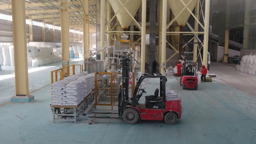 安徽青陽：依托方解石資源，做強(qiáng)碳酸鈣產(chǎn)業(yè)集群 　　 　　