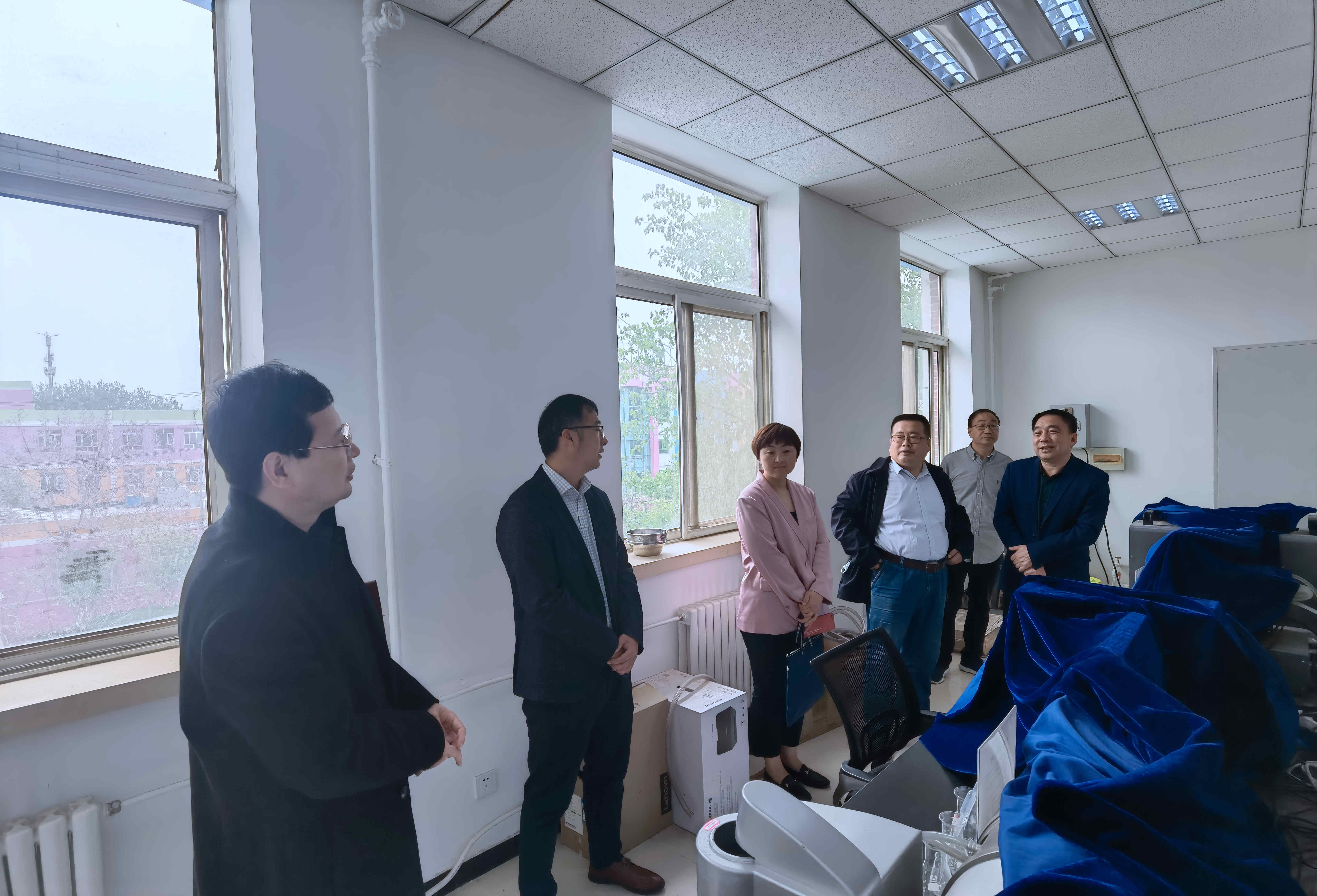 中國(guó)地質(zhì)大學(xué)（北京）一行與北京工業(yè)職業(yè)技術(shù)學(xué)院洽談合作 　　 　　　　