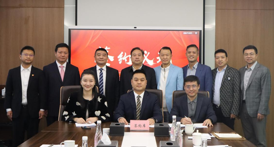 四川冕寧縣簽約陜西綠能集團(tuán)年產(chǎn)25萬(wàn)噸金屬硅、20萬(wàn)噸粒狀多晶硅項(xiàng)目 　　 　　