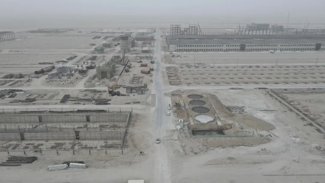 新疆若羌縣源網(wǎng)荷儲鋰基新材料產(chǎn)業(yè)鏈一體化項目穩(wěn)步推進(jìn)