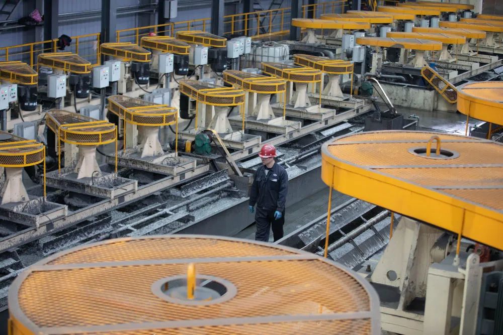 【產(chǎn)業(yè)】黑龍江雞西立足資源優(yōu)勢(shì)，打造石墨之都 　　