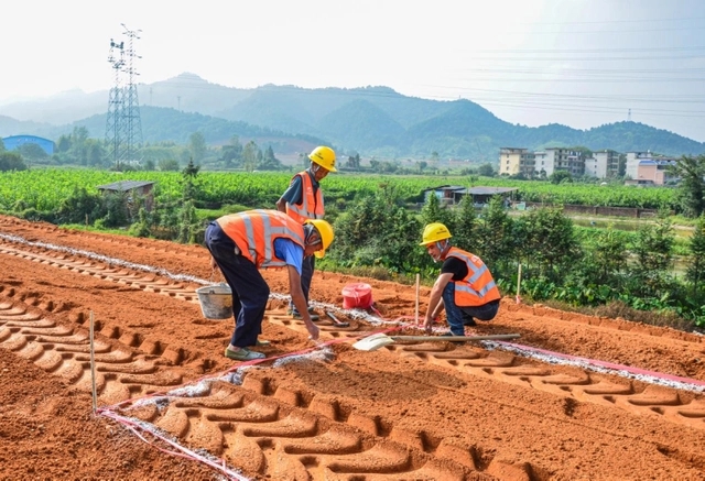 變廢為寶，江西利用鋰云母尾礦長石粉建設(shè)“美綠高速” 　　