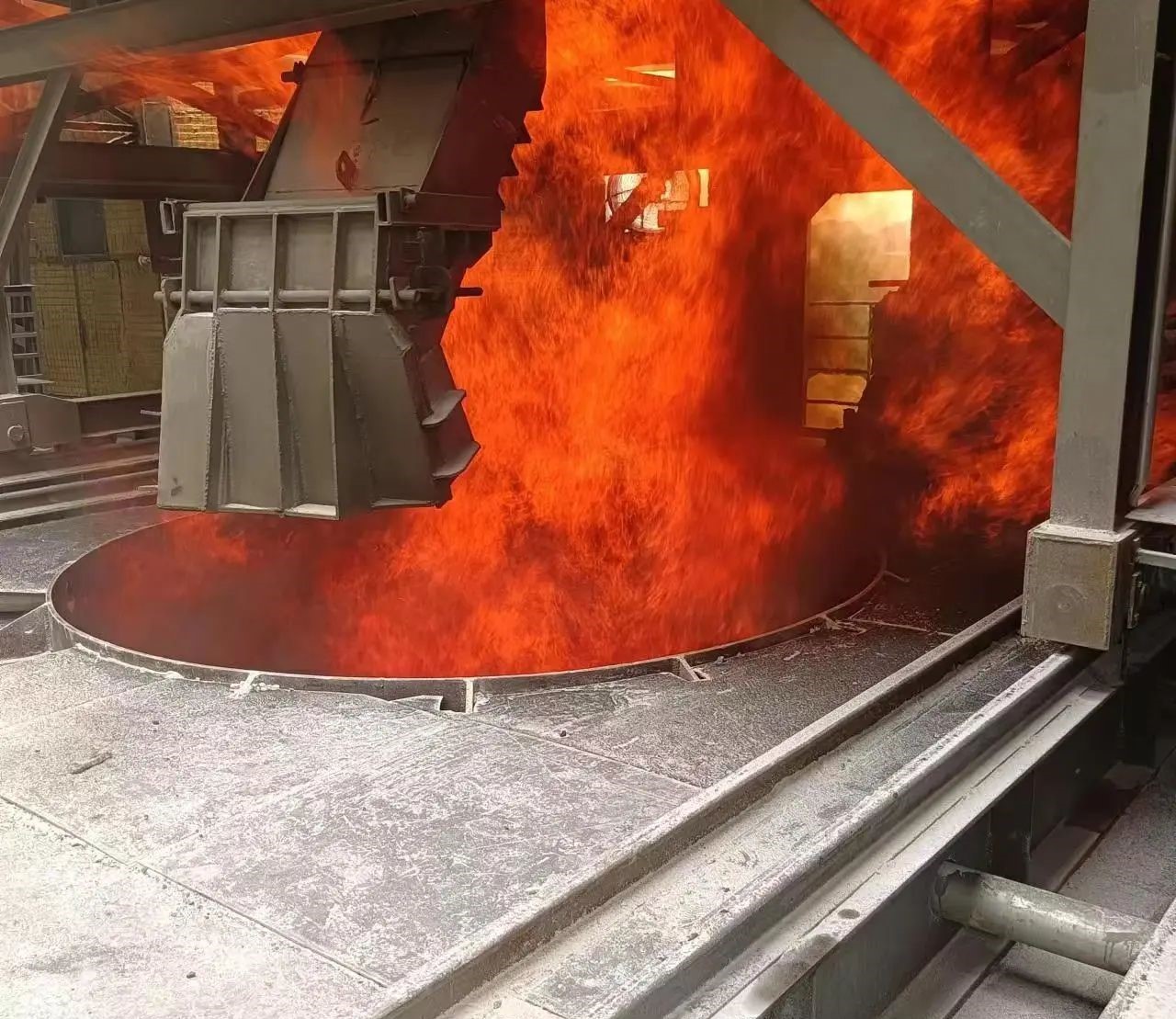 廣西華納30萬噸納米碳酸鈣技改升級二期項(xiàng)目點(diǎn)火 　　