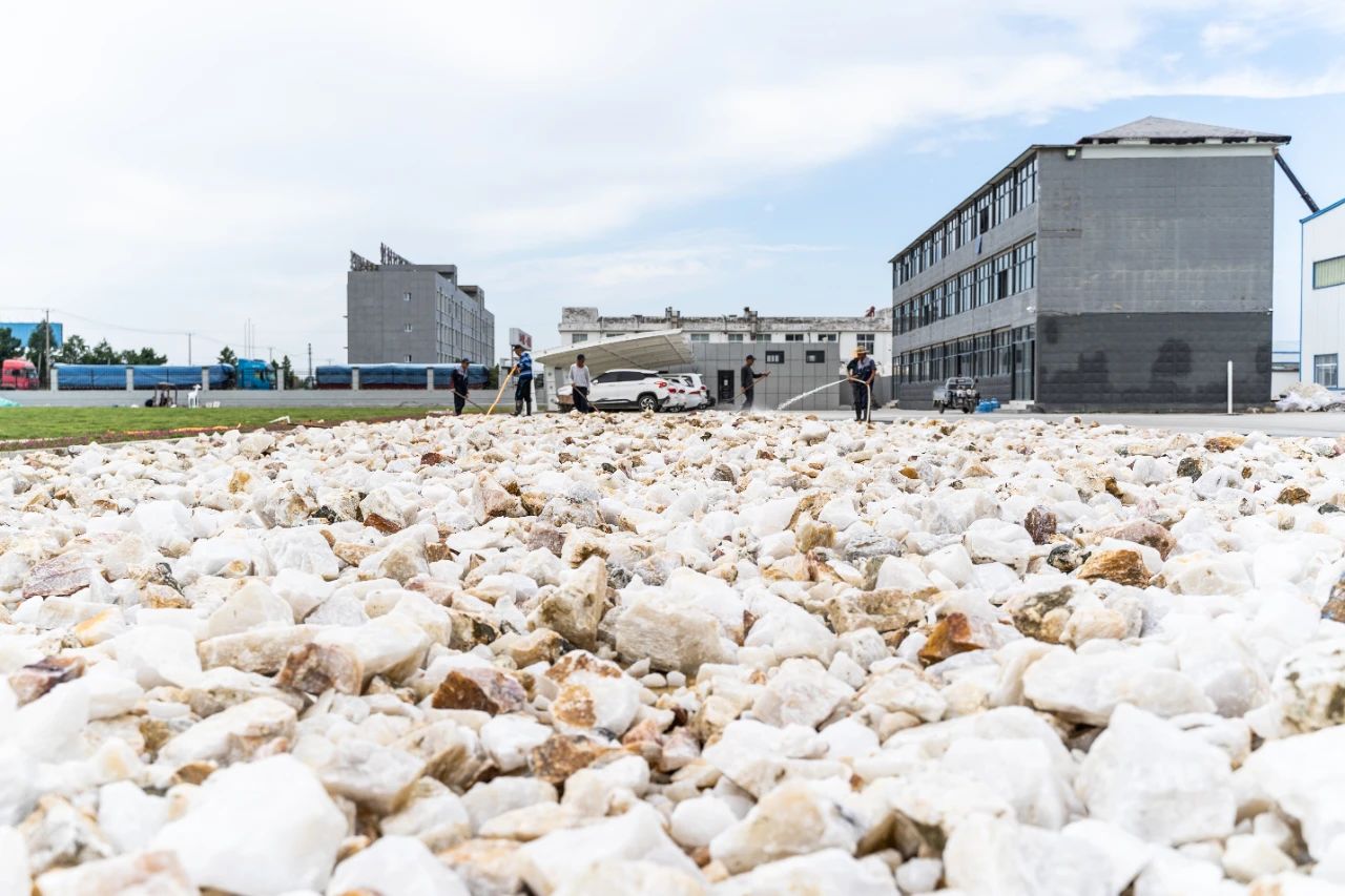 東海硅產(chǎn)業(yè)風(fēng)云變：從水晶之都到90%依賴進(jìn)口 　　 　　