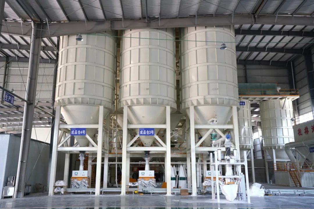 四川40萬(wàn)噸超微細(xì)碳酸鈣粉體材料項(xiàng)目投產(chǎn) 　　 　　