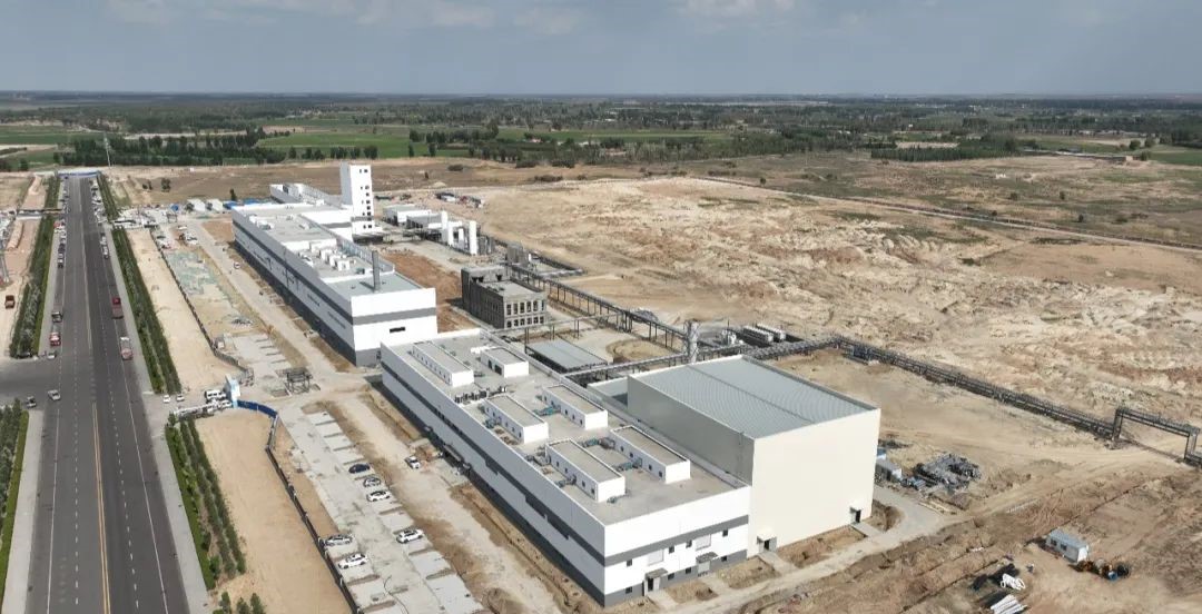 內(nèi)蒙古光纖預(yù)制棒、合成石英玻璃項目即將投產(chǎn) 　　