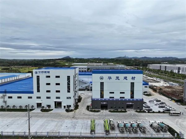 國(guó)家非金屬礦深加工工程技術(shù)研究中心上天梯分中心正式揭牌 　　