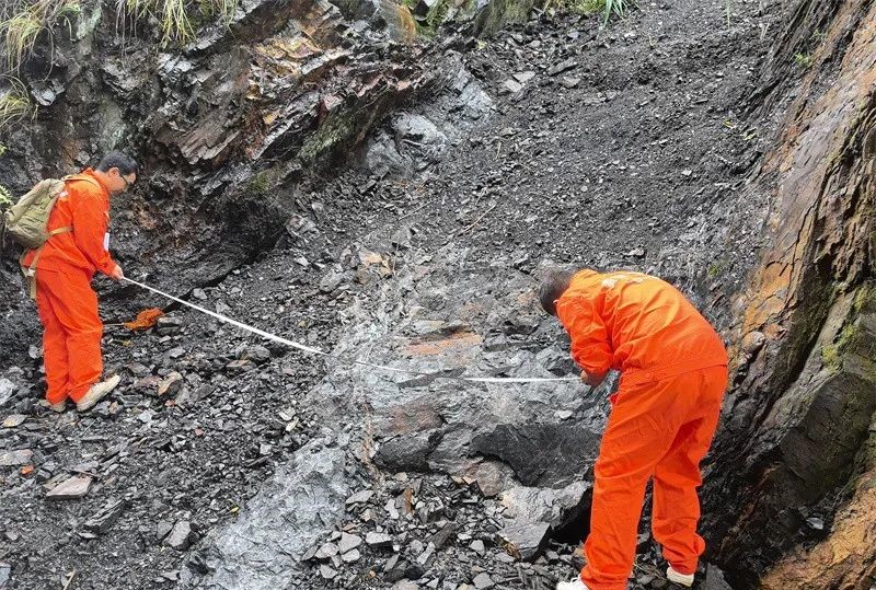 貴州天柱縣，發(fā)現(xiàn)千萬噸級重晶石礦 　　
