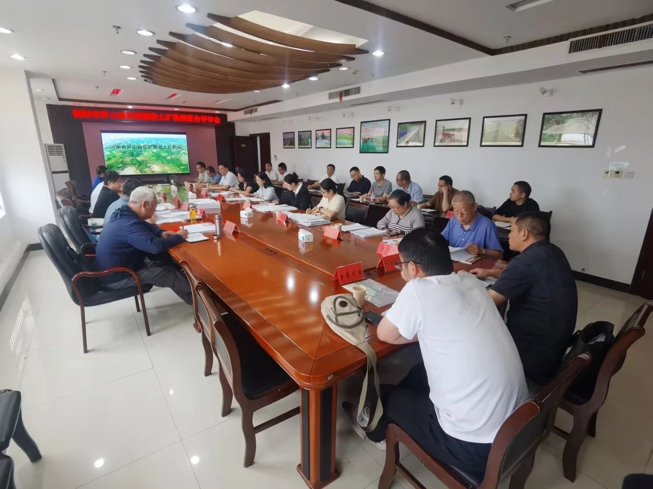 河南羅山，發(fā)現(xiàn)大型膨潤土礦 　　