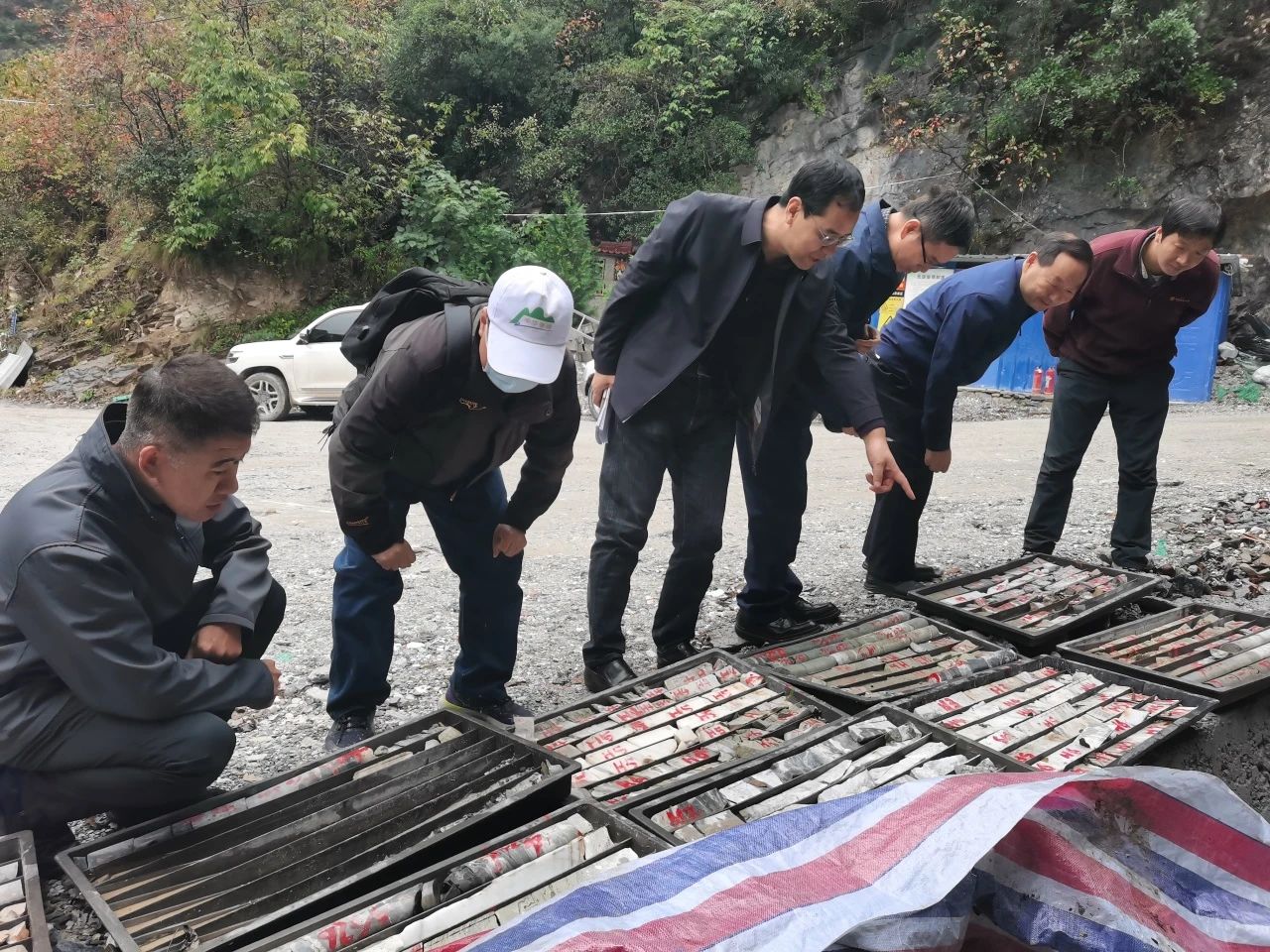 陜西探獲一處中型重晶石礦 　　