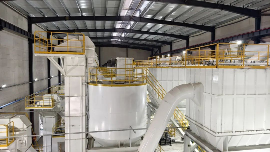 江西廣源，14條環(huán)輥磨生產(chǎn)線投產(chǎn) 　　