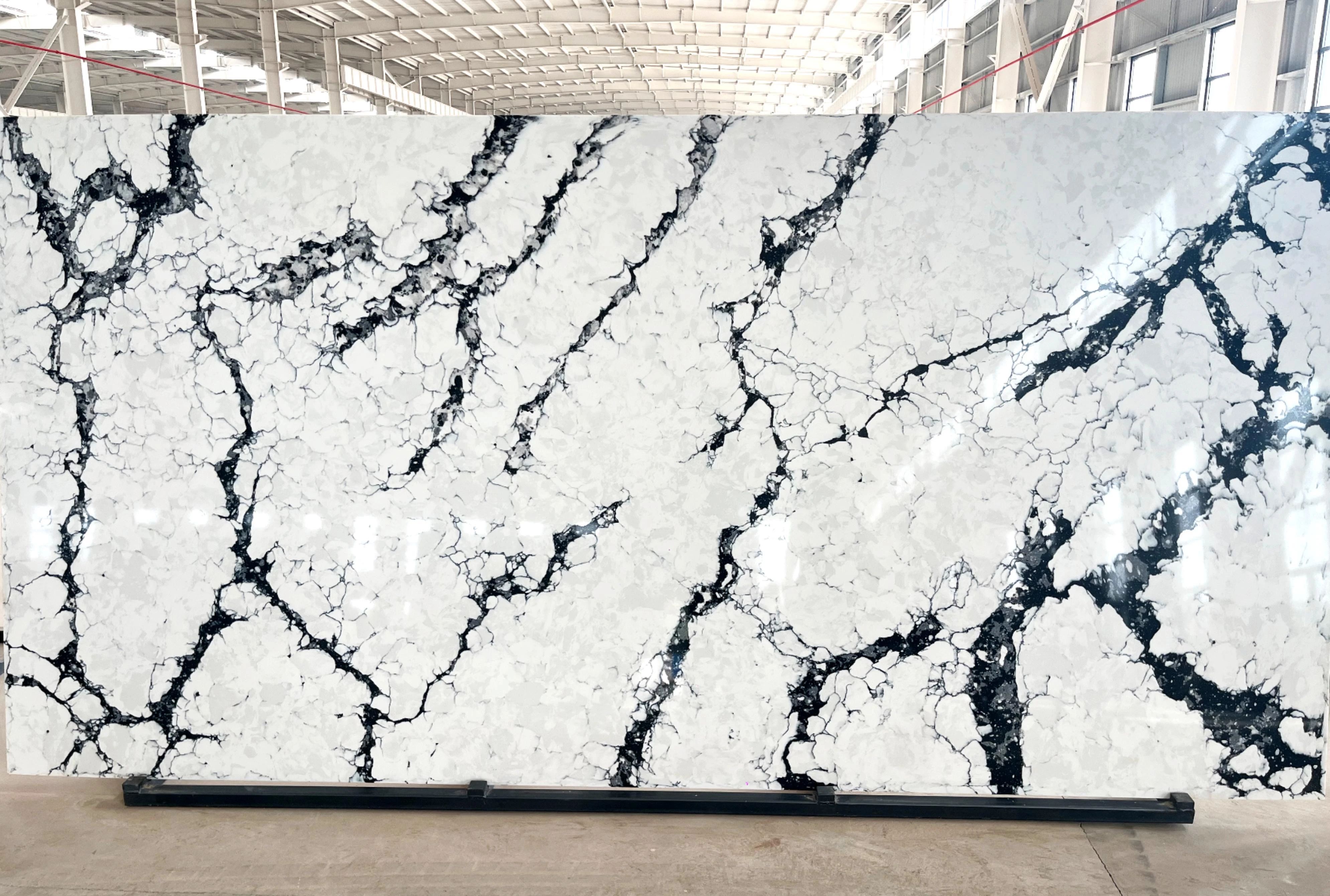 西北最大石英石板材基地7月投產(chǎn)    