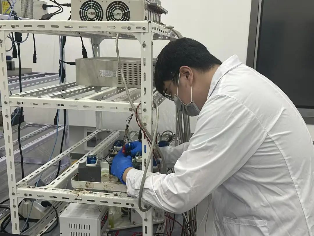 膨脹土及膨潤土改性，破解液流電池膜材料難題